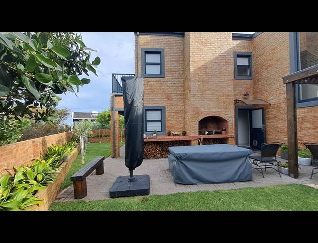 4 BEDROOM HOUSE FOR SALE IN JONGENSFONTEIN